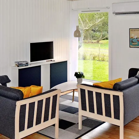 Holiday home 8 Person In R Dby Kramnitse